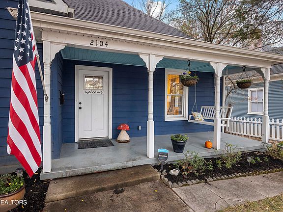 4th image of 2104 Jefferson Ave