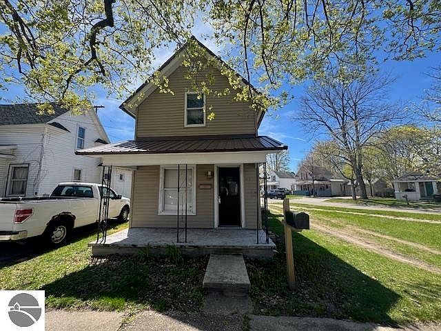1st image of 817 N Simon St