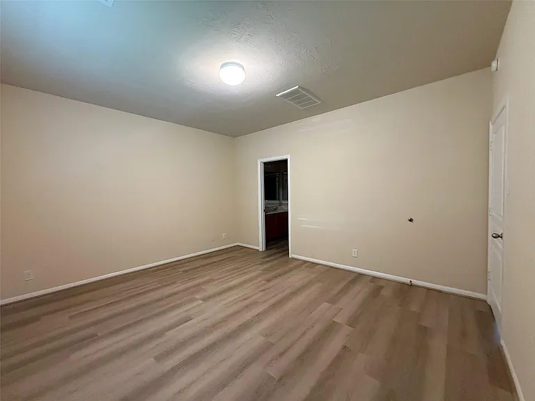 8206 Malago Point Dr — Photo 15