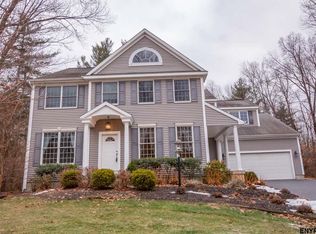 5 Dawson Ln, Clifton Park, NY 12065