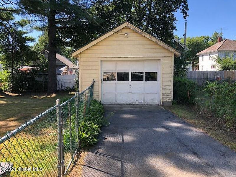 5th image of 20 Stewart Avenue