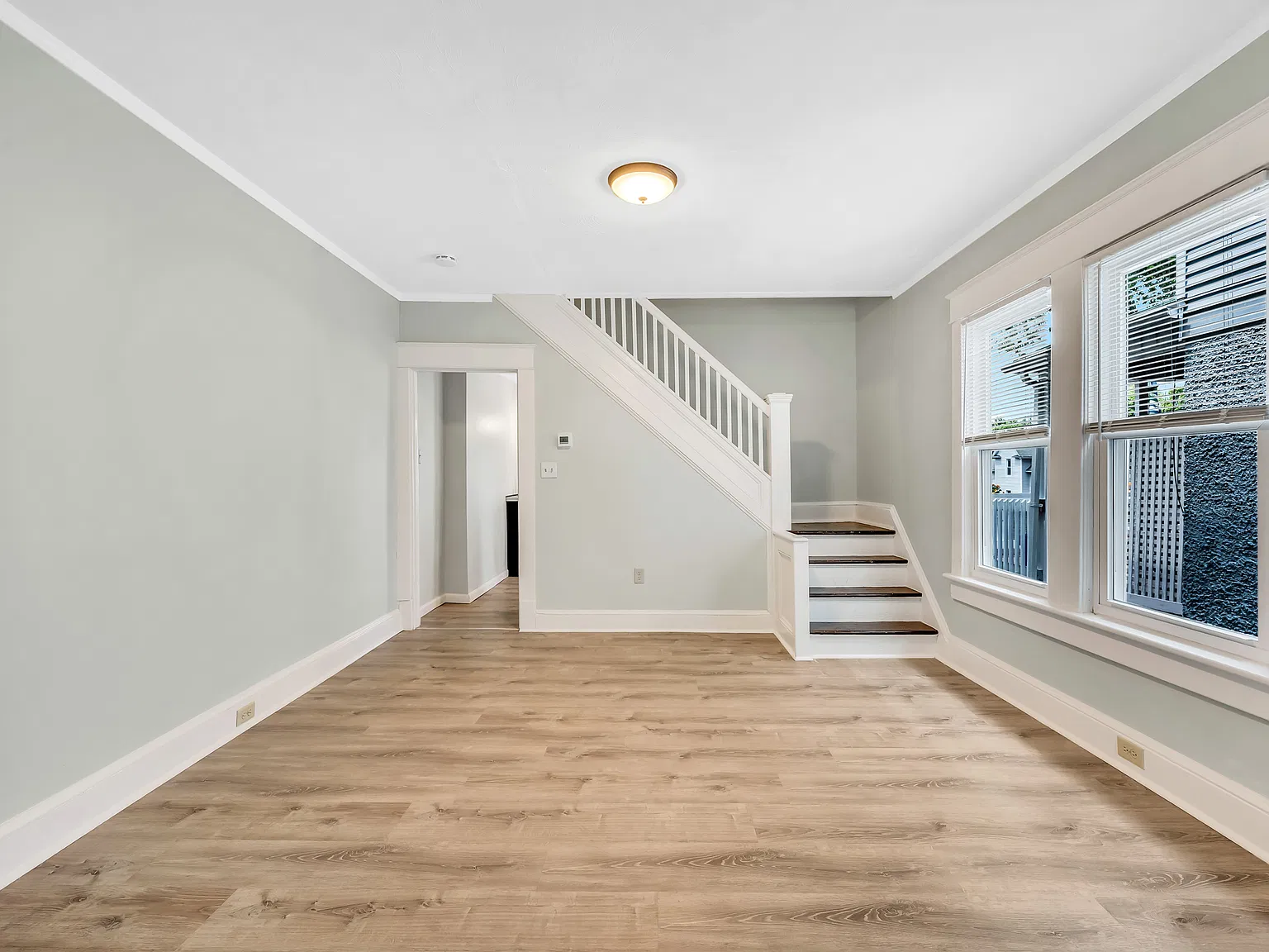 3 bed, 1200 sqft, $1,850 — Photo 4