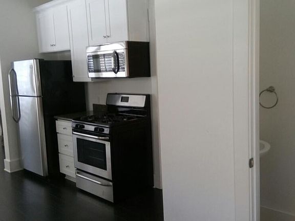 5th image of 3019 E 15th St
