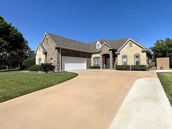 2nd image of 4508 Hollow Ridge Dr