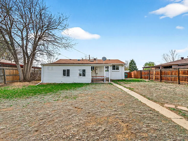 5246 Pierce St — Photo 28