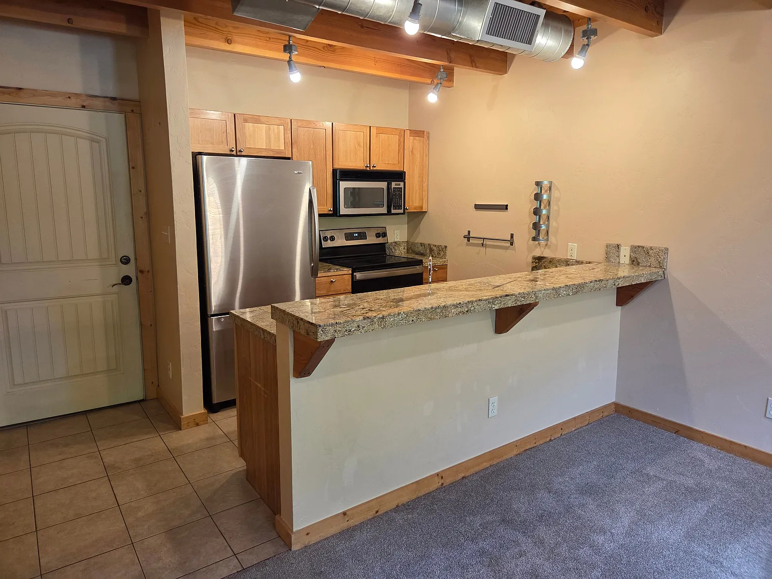 1 bed, 2.5 bath, 736 sqft, $1,700 — Photo 4