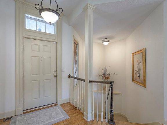 5th image of 2737 S Breckenridge Dr