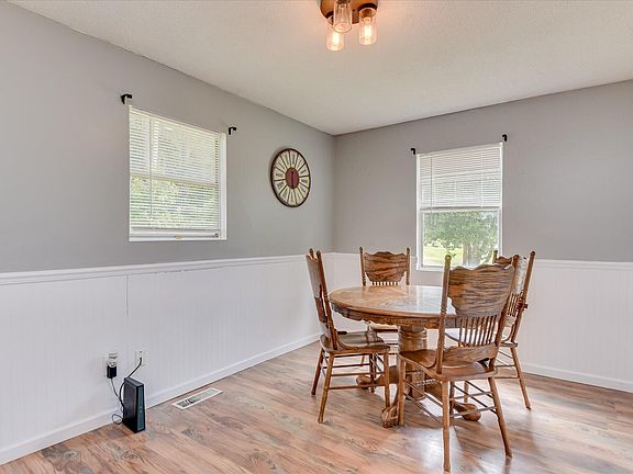 3rd image of 3130 Pine Log Rd