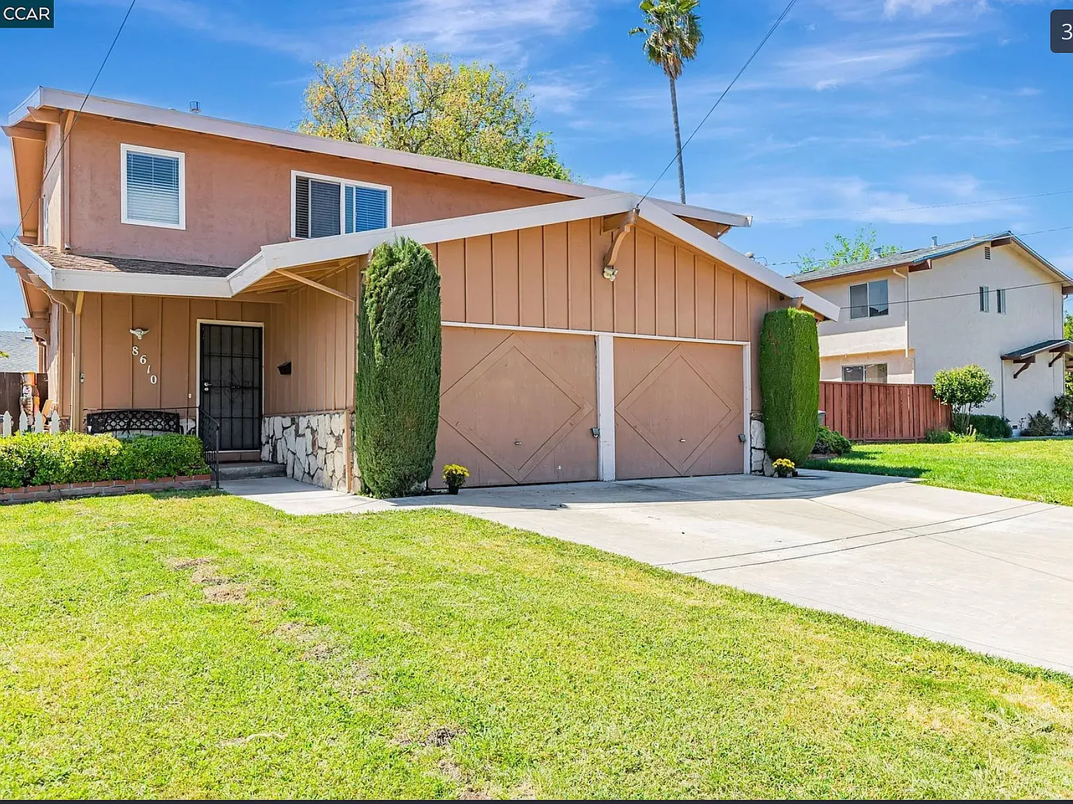 3 bed, 1.5 bath, 1281 sqft, $3,498 — Photo 2