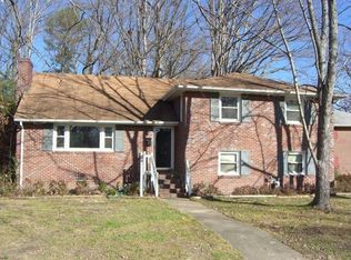 20 Green Ct, Newport News, VA 23601