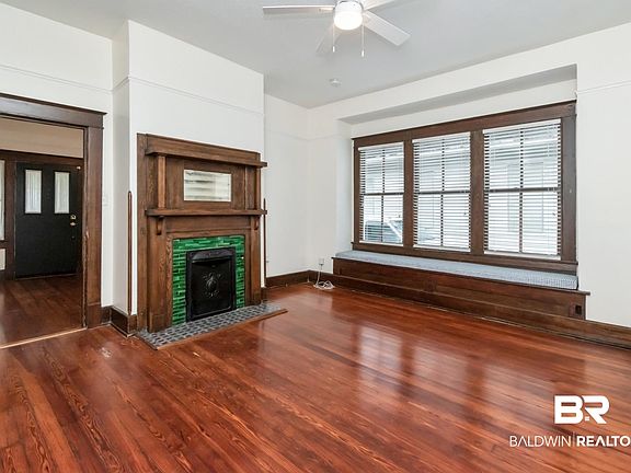 4th image of 14 Kenneth St
