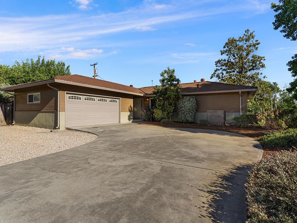1st image of 385 Crestview Dr
