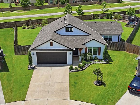 3rd image of 2016 W El Dorado Cir