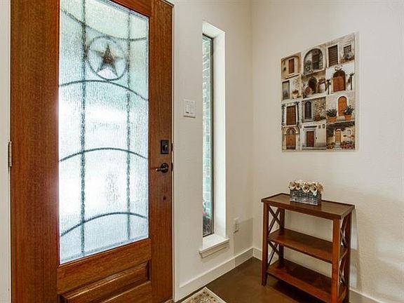 3rd image of 1406 Pecos St