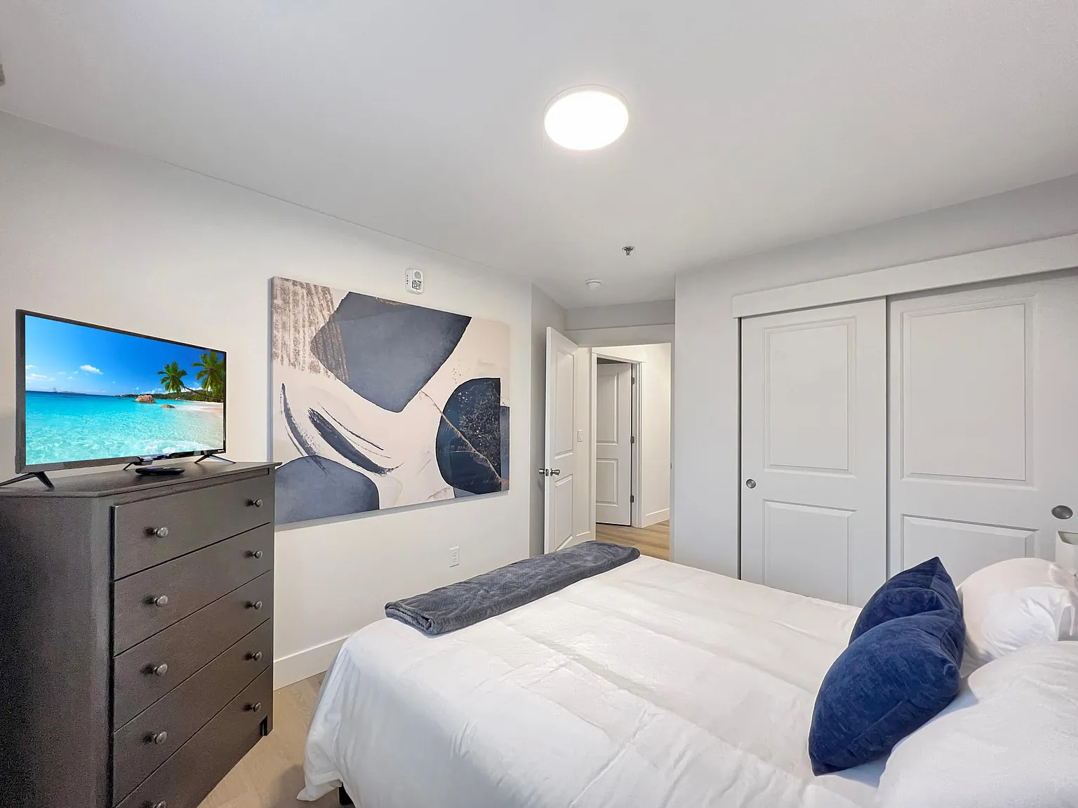 Red Mountain Apartments — Photo 3
