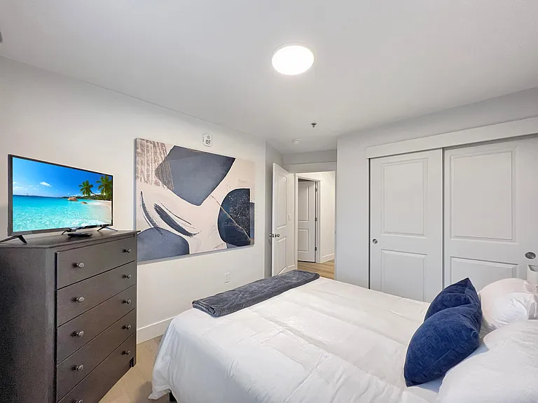 Red Mountain Apartments — Photo 3