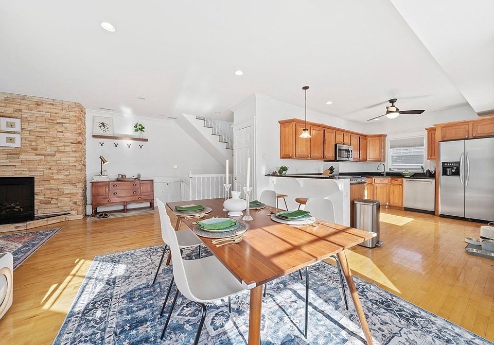 1st image of 40 Pleasant St #2