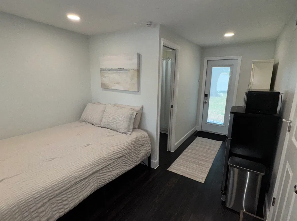 Studio, $1,100 — Photo 2