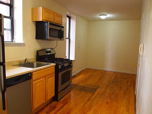 Rented by Bohemia Realty Group | media 28