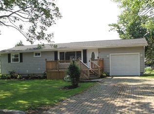 22 Carolina Ave, Lockport, NY 14094