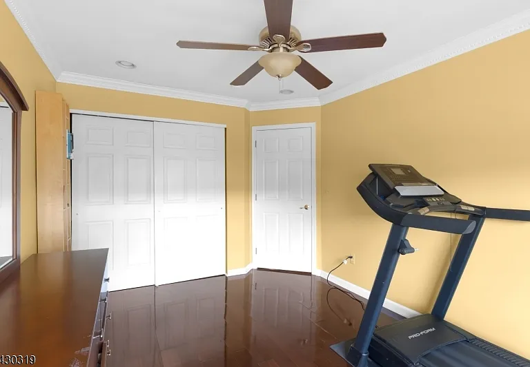 72 Albert Ct — Photo 16