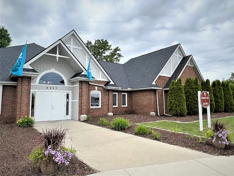 Grand Blanc Crossing — Photo 3
