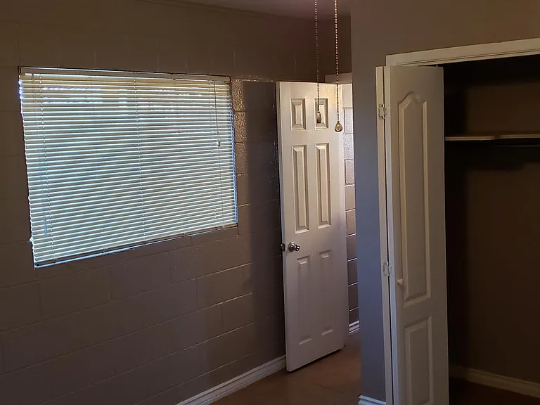 2611 Mobile Ave #B — Photo 4