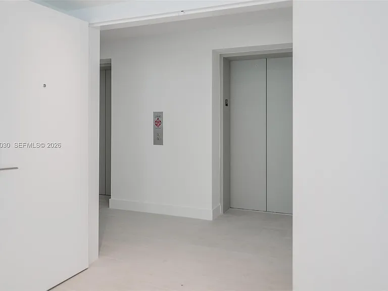 700 NE 24th St #5107 — Photo 3