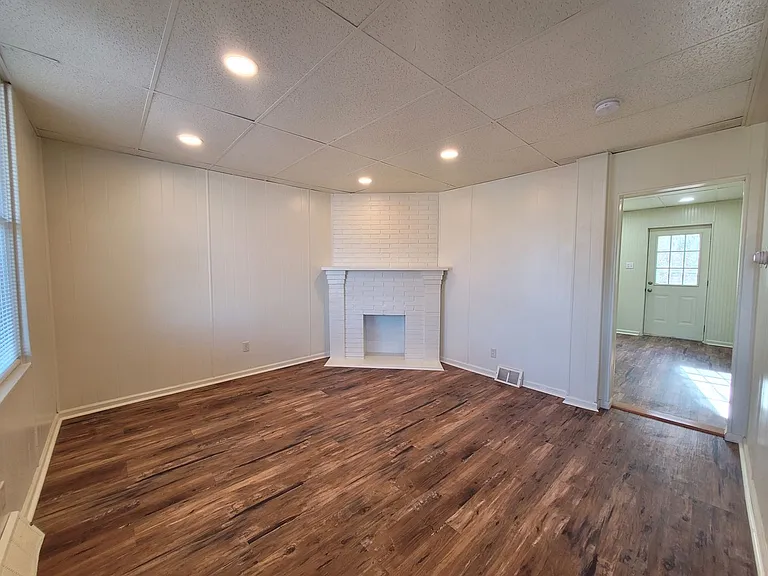 320 Aidyl Ave — Photo 7
