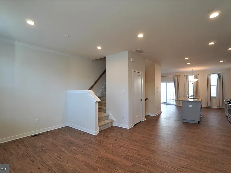 6 Manchester Dr — Photo 13