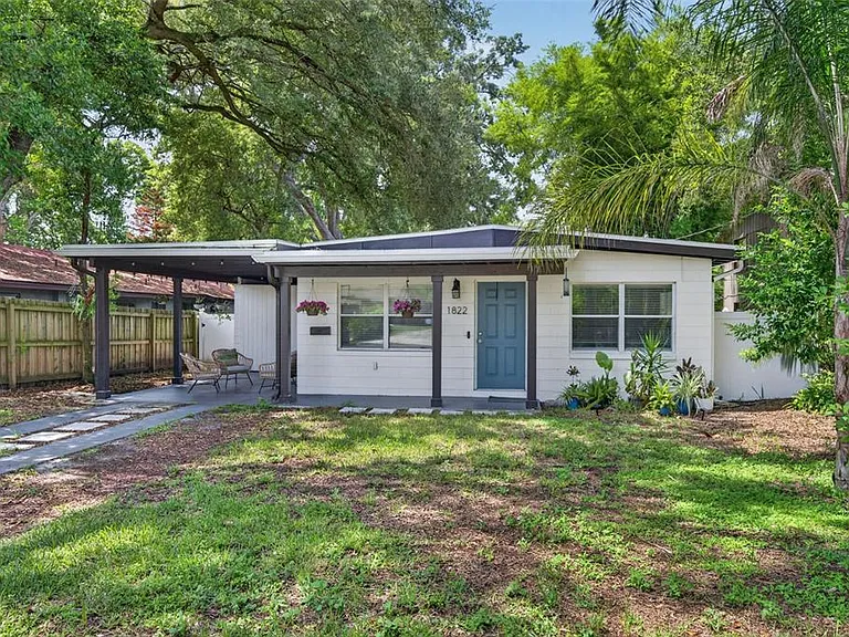 1822 Canton St — Photo 3