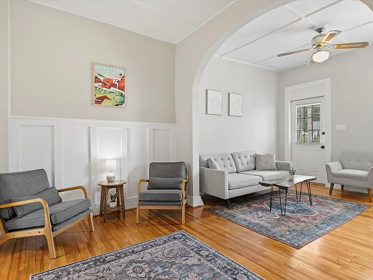 125 Circular St #B — Photo 1