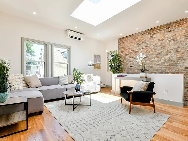 55 Howard St #3 — Photo 1