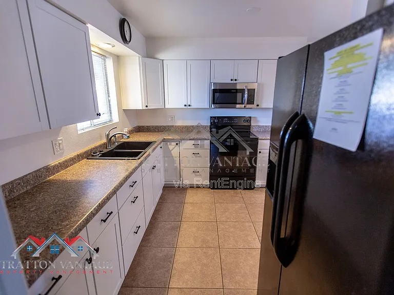 5706 E Des Moines St — Photo 7