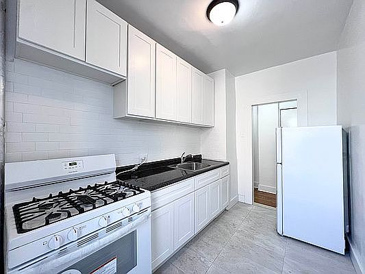 1st image of 2530 Ocean Ave #B3
