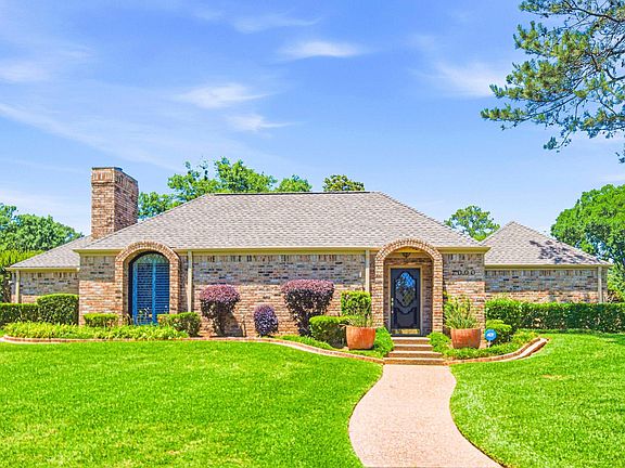 2nd image of 7000 Hollytree Cir