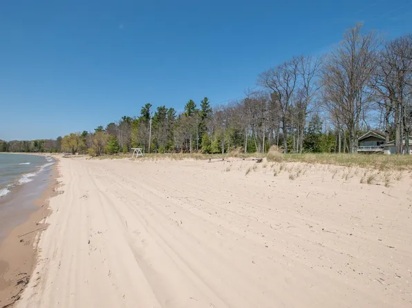 3784 S Lee Point Rd, Suttons Bay, MI 49682