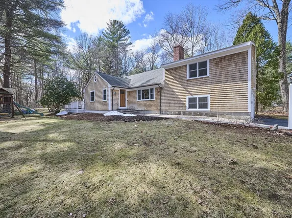 42 Troutbrook Rd, Dover, MA 02030
