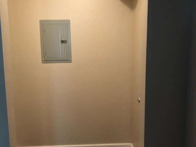 2804 N Robinson Ave — Photo 6