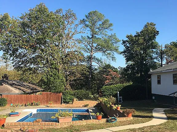 2900 Pruitt Dr — exterior photo