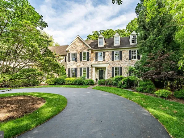26 Greenbriar Cir, Malvern, PA 19355