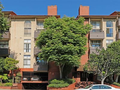 10820 Holman Ave APT 105, Los Angeles, CA, 90024