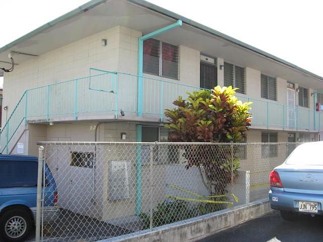2nd image of 1711 Kaluhikai Ln #203