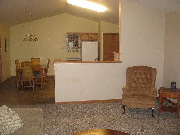 5th image of 602 Circle Dr