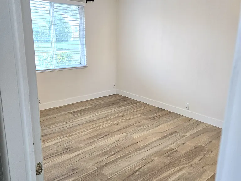 2196 Arthur St — Photo 5