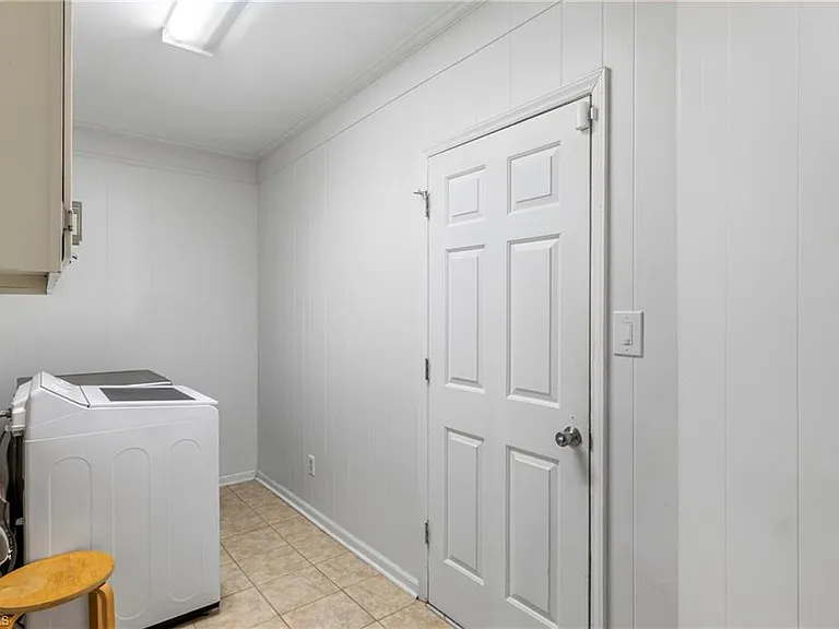 4103 Oak Hollow Dr — Photo 17