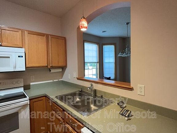 5th image of 1033 Traditions Ct