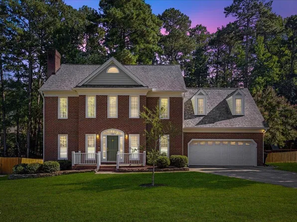 111 Southwick Ct, Cary, NC 27513