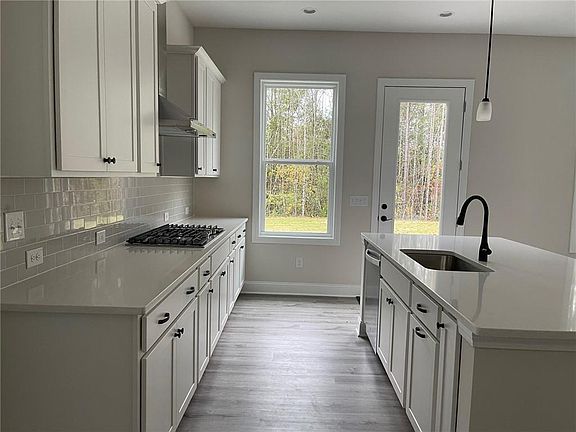 4th image of 3750 Crestland Ln