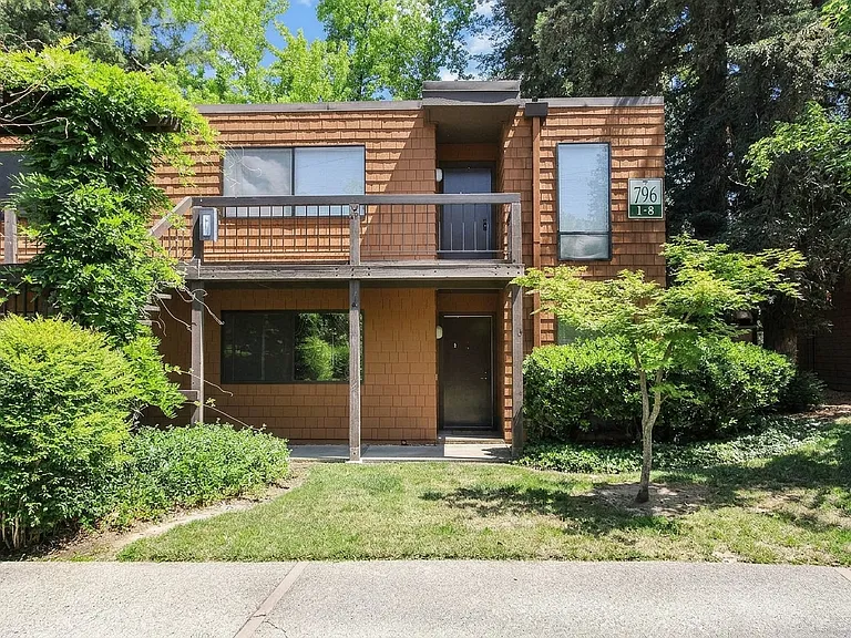 796 Woodside Ln E #11 — Photo 22